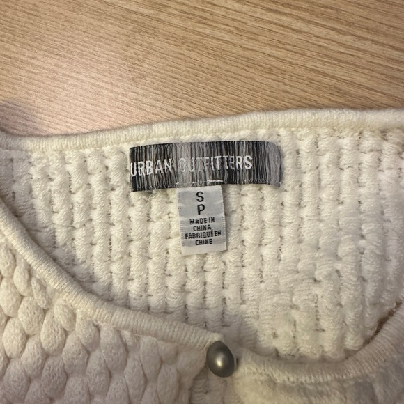 Urban Outfitters White Crop-top bubble knit - Piper Textured Keyhole Sweater - Picture 4 of 6